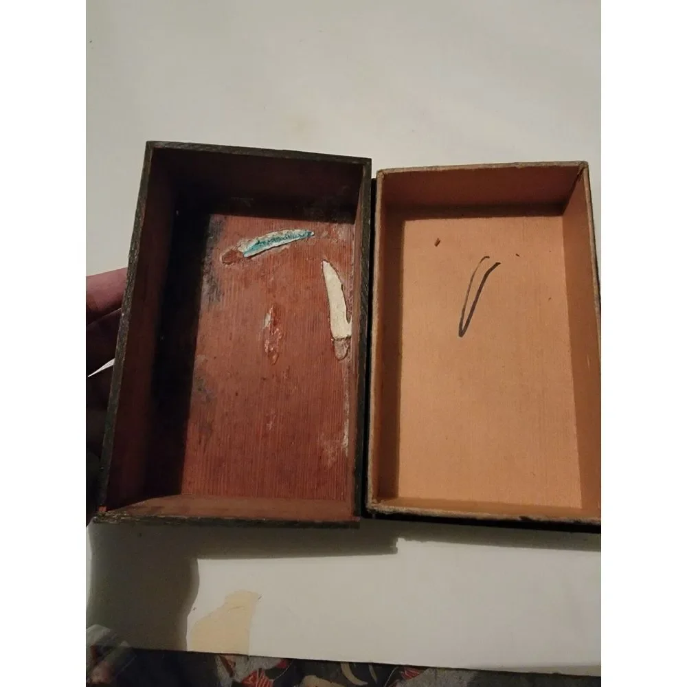 VINTAGE ENGLISH LEATHER DOVETAILED WOODEN EMPTY BOX MEM CO INC NEW YORK SWORD